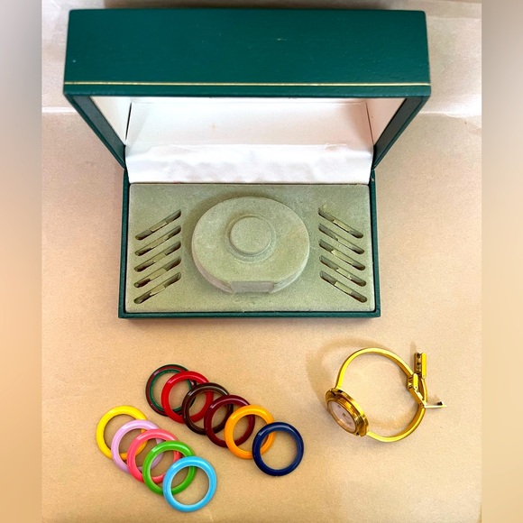 VINTAGE 14k Gold Statement GUCCI Watch Interchangeable Bezels *New Battery* - Picture 2 of 6